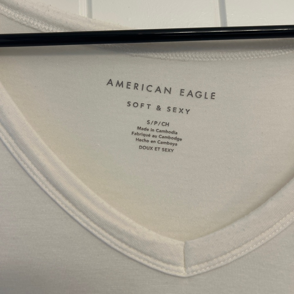 American Eagle Outfitters soft and sexy Cream V-Neck Tee - Picture 2 of 2